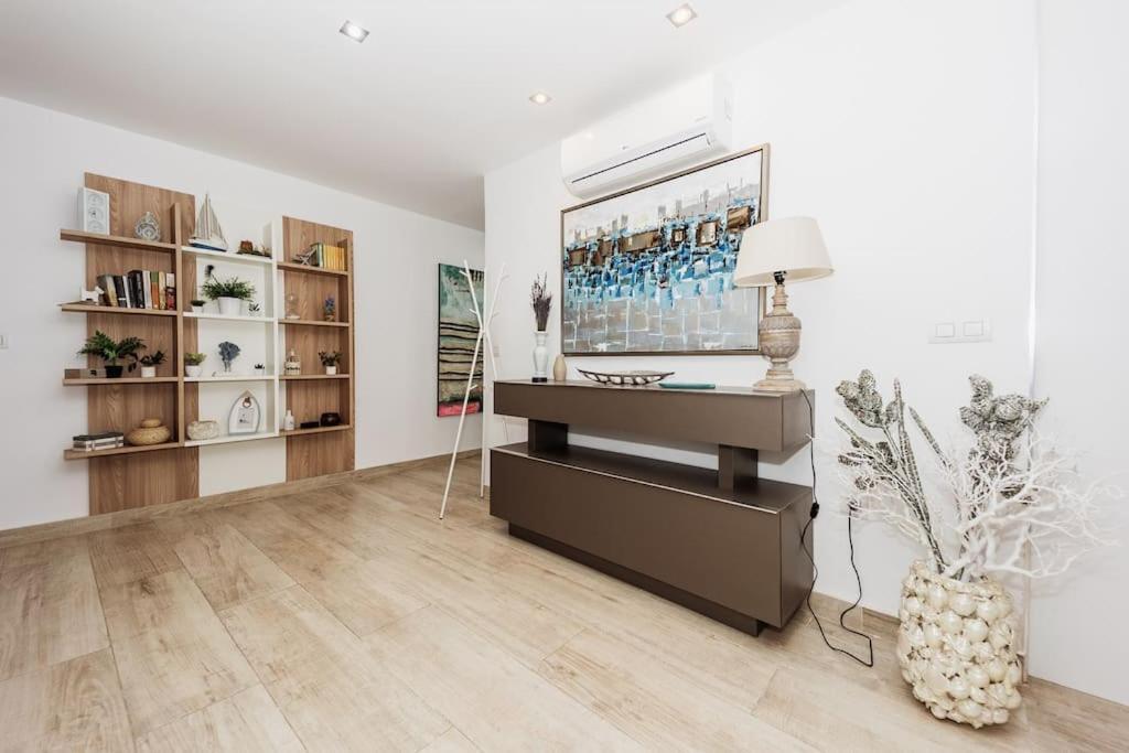 Modern First Line Apartment Almunecar Bagian luar foto